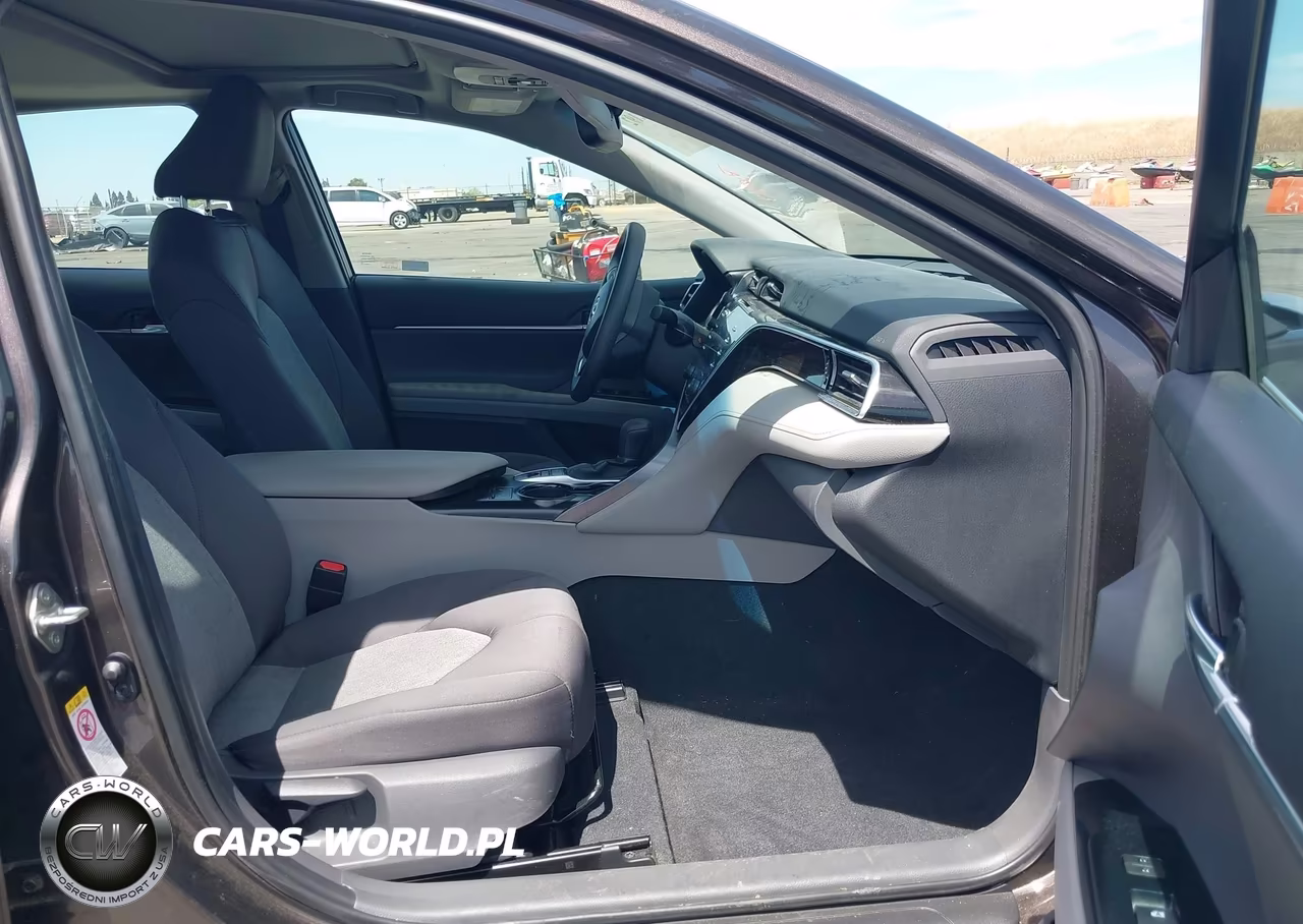 2018 Toyota Camry Hybrid Le VIN:4T1B31HK5JU001503 - 5