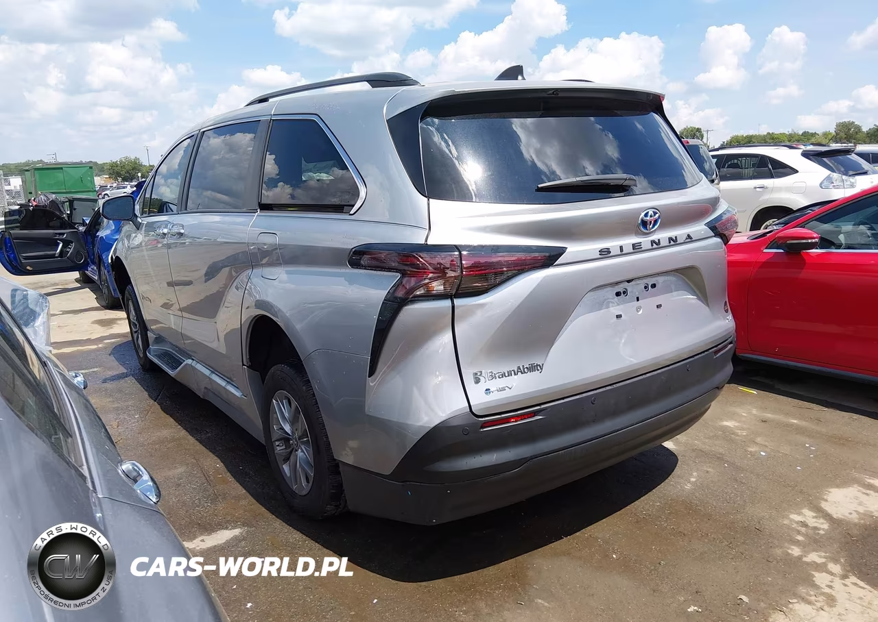 2025 Toyota Sienna Xle VIN:5TDJRKEC7SS225413 - 3