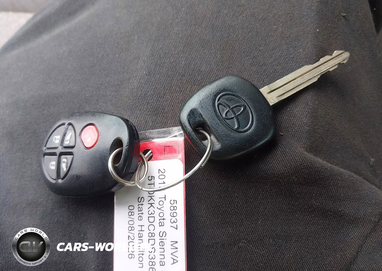 2013 Toyota Sienna Le V6 8 Passenger VIN:5TDKK3DC8DS386114 - 11