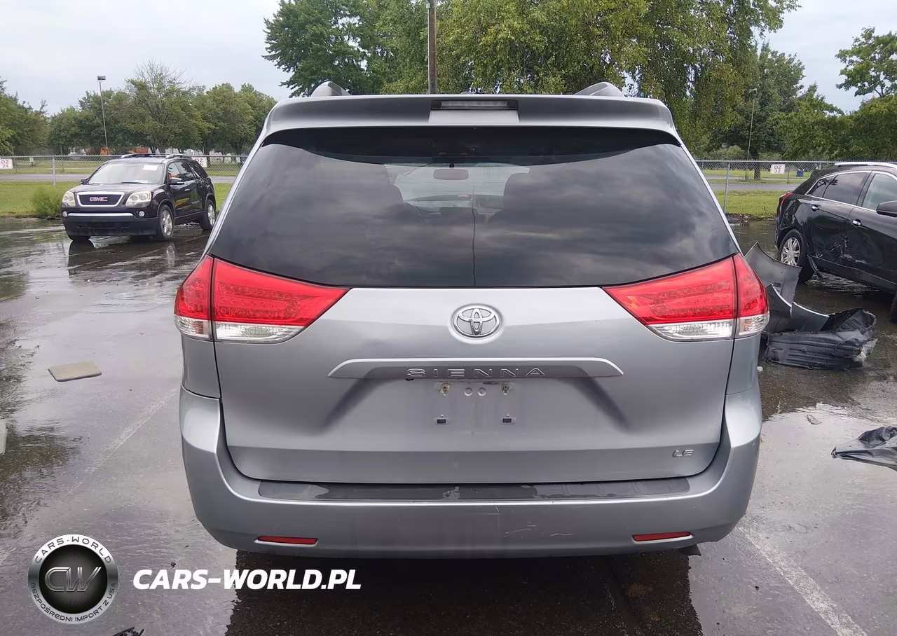 2013 Toyota Sienna Le V6 8 Passenger VIN:5TDKK3DC8DS386114 - 16
