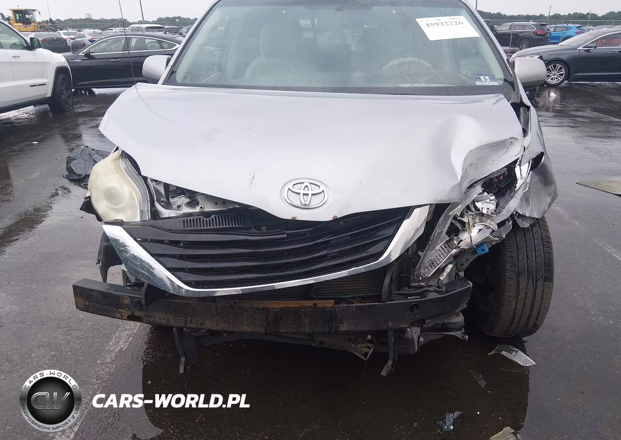 2013 Toyota Sienna Le V6 8 Passenger VIN:5TDKK3DC8DS386114 - 6