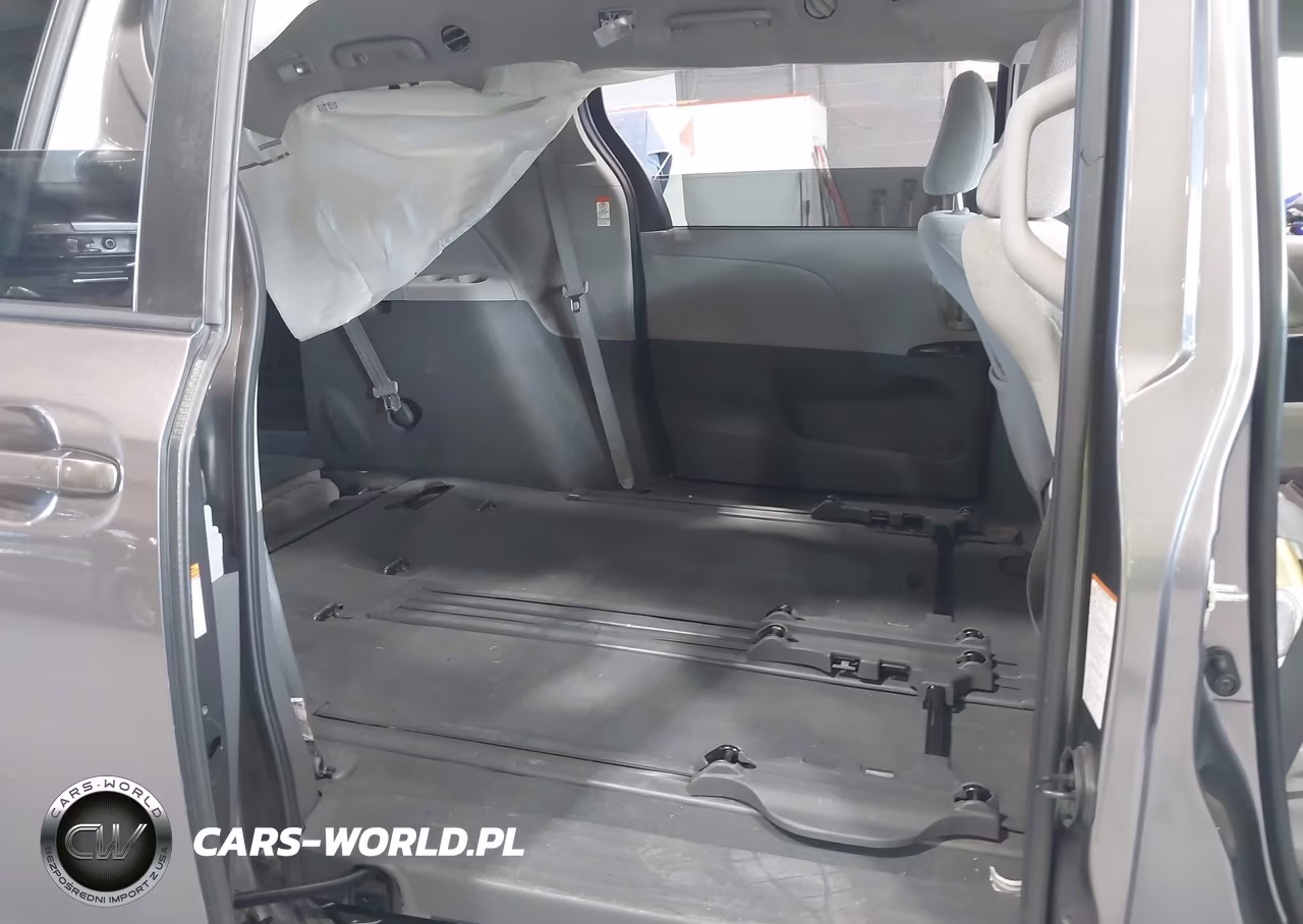 2020 Toyota Sienna Le VIN:5TDKZ3DC2LS046063 - 8