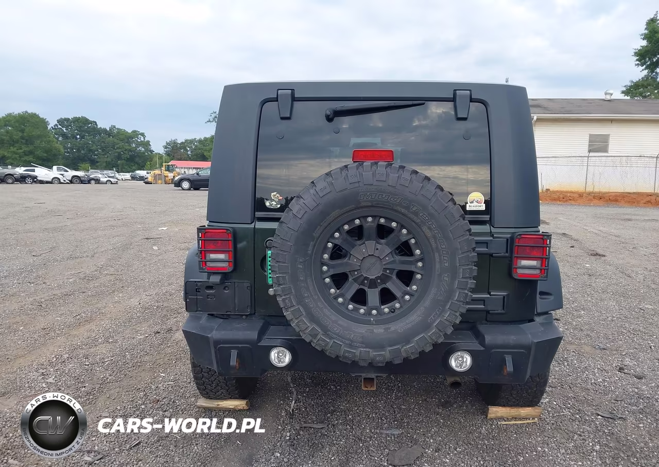 2010 Jeep Wrangler Unlimited Rubicon VIN:1J4HA6H19AL171422 - 16