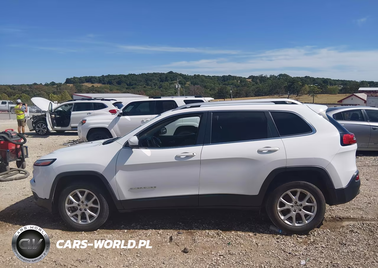 2018 Jeep Cherokee Latitude Fwd VIN:1C4PJLCX9JD560955 - 14