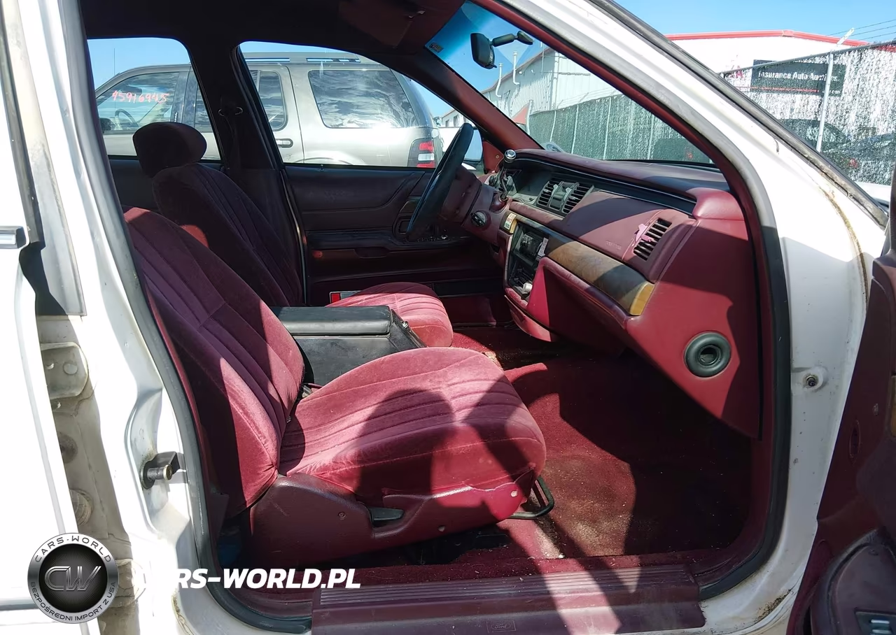 1994 Ford Crown Victoria Police Interceptor VIN:2FALP71W7RX194969 - 5