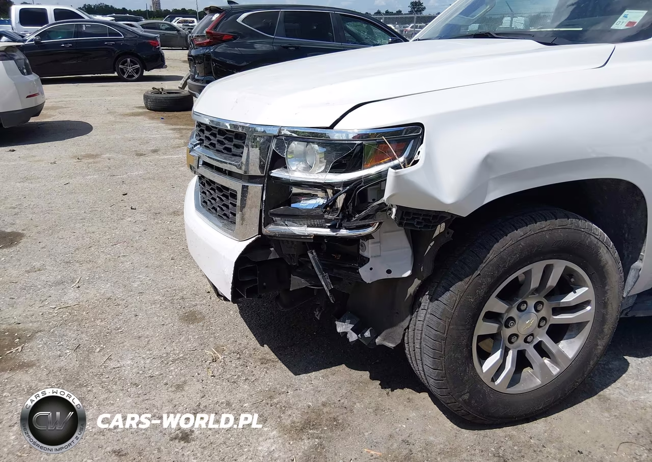 2019 Chevrolet Suburban Lt VIN:1GNSCHKC2KR132950 - 6