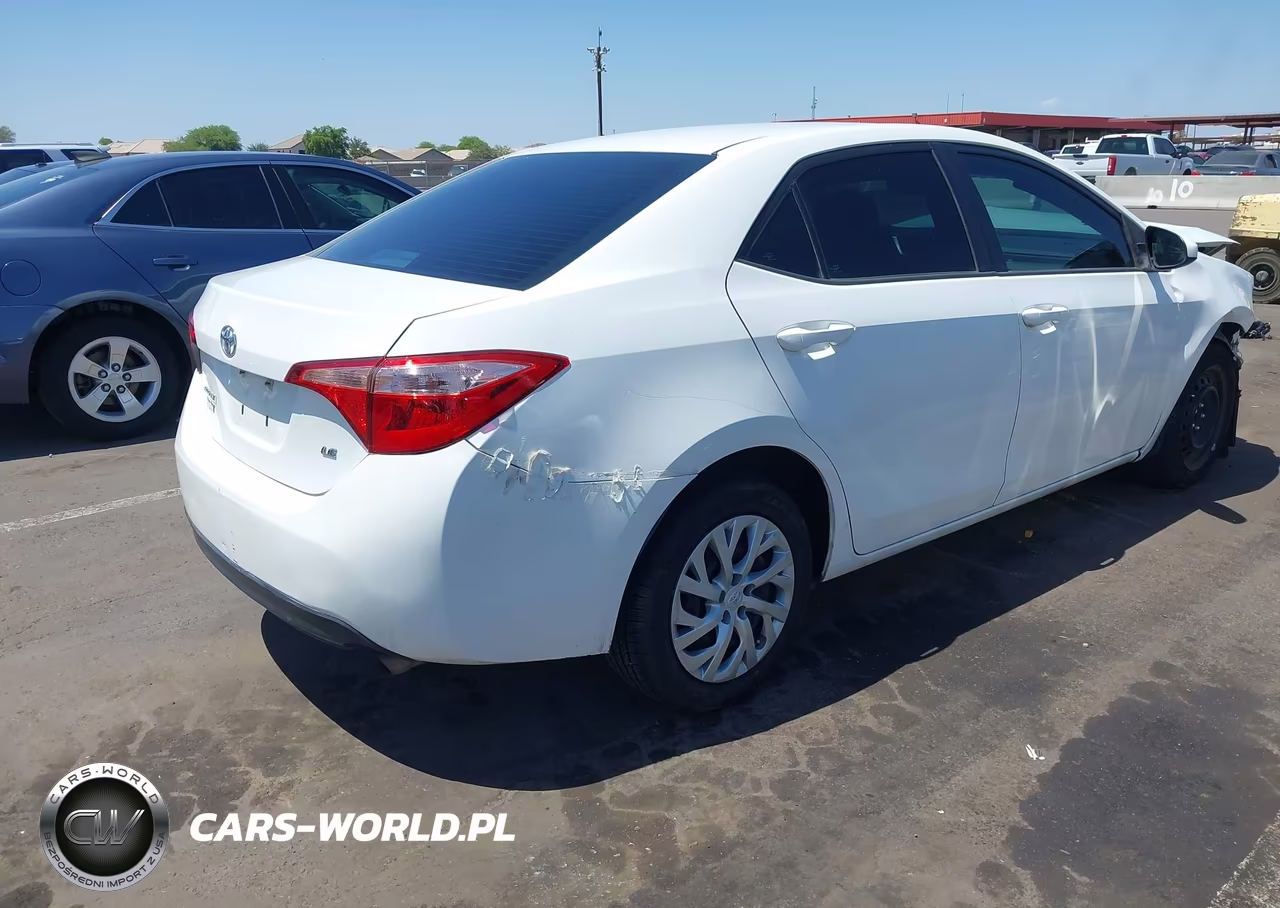 2017 Toyota Corolla Le VIN:5YFBURHE9HP714065 - 4