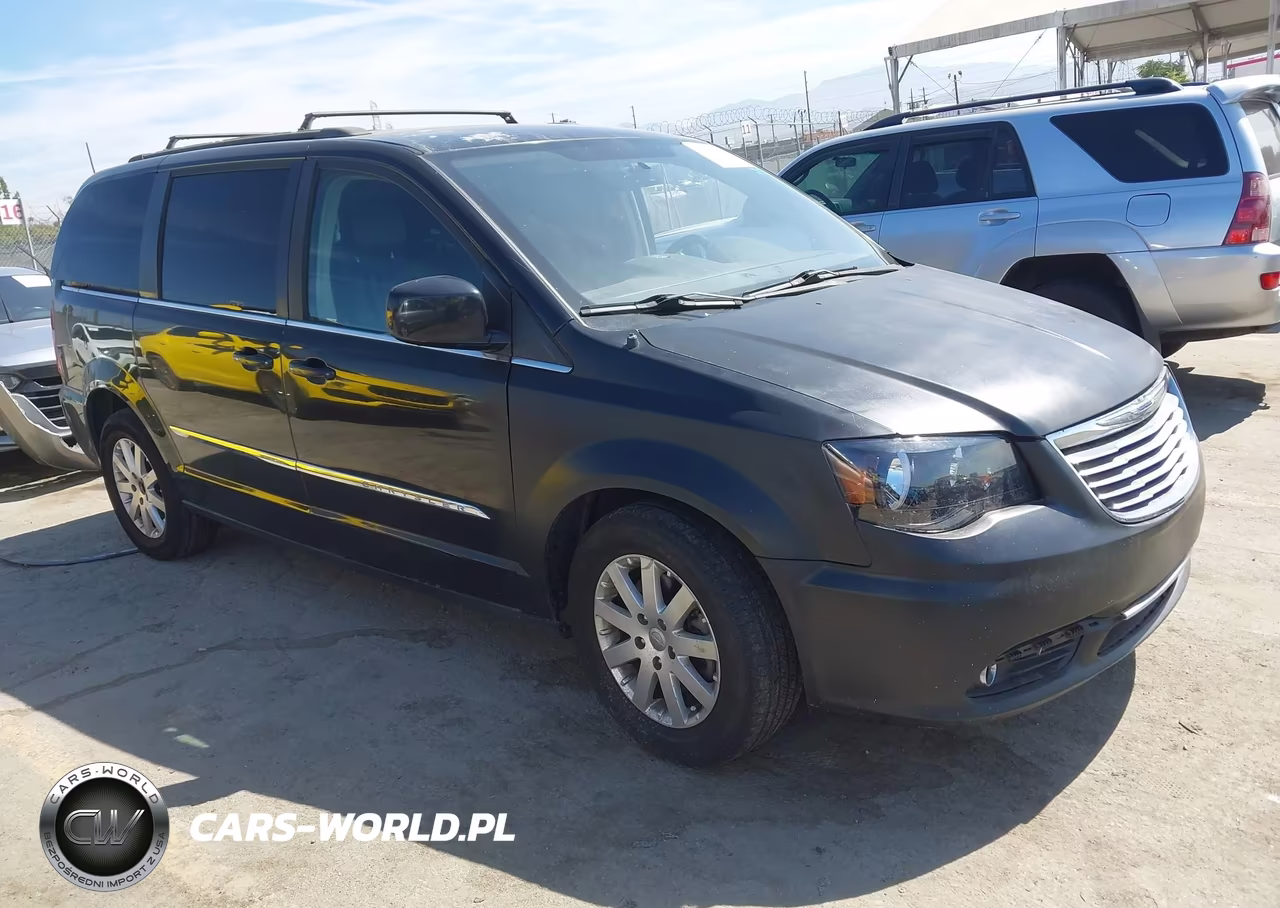 2014 Chrysler Town & Country Touring – zdjęcie 1 z 11