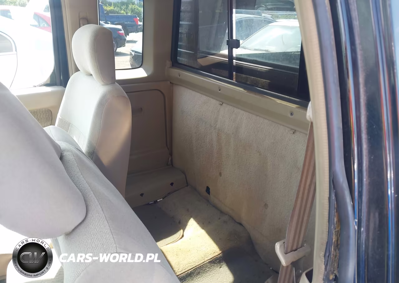 2000 Nissan Frontier Xe VIN:1N6DD26SXYC403078 - 8