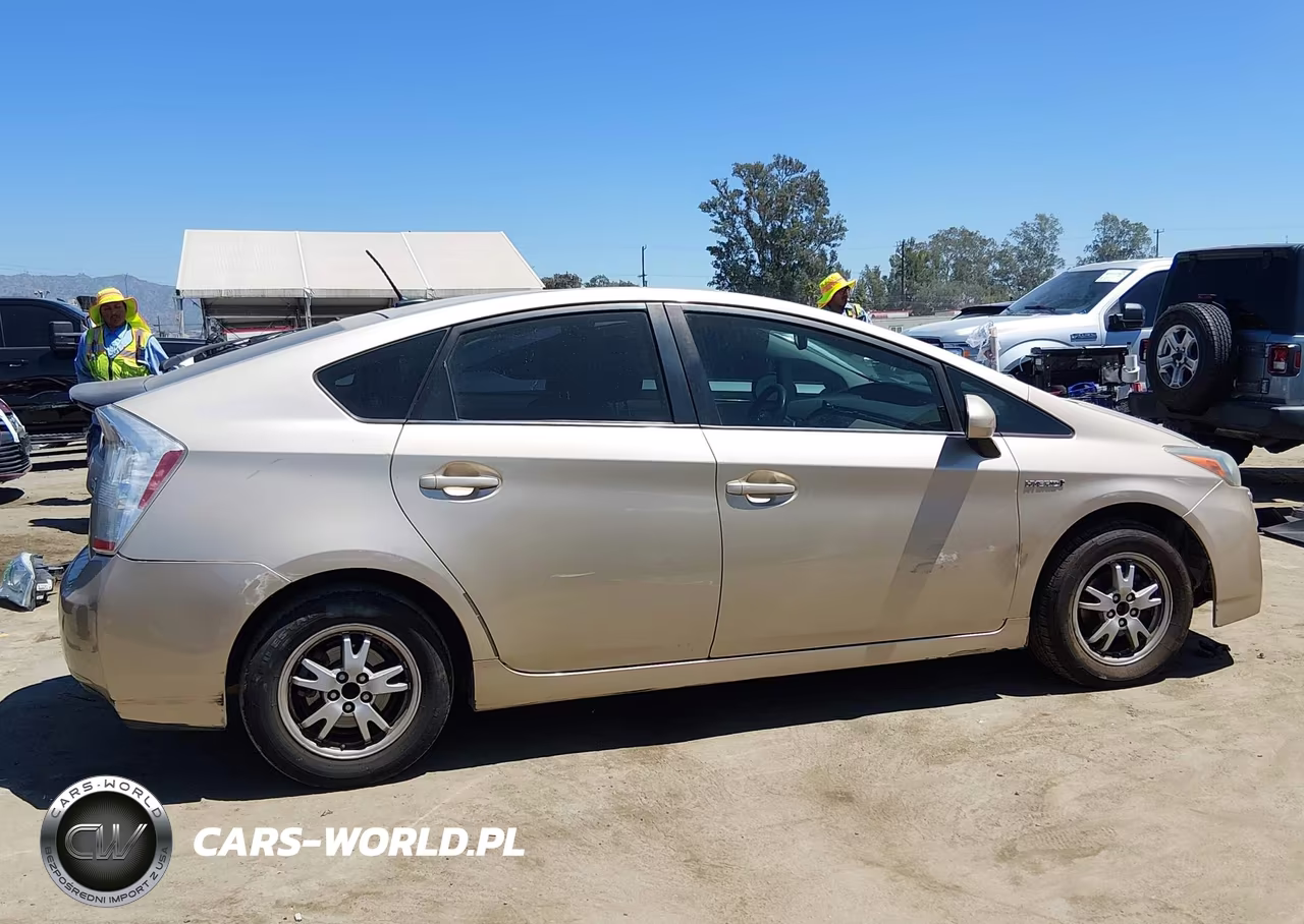 2011 Toyota Prius Five VIN:JTDKN3DU6B0256543 - 13