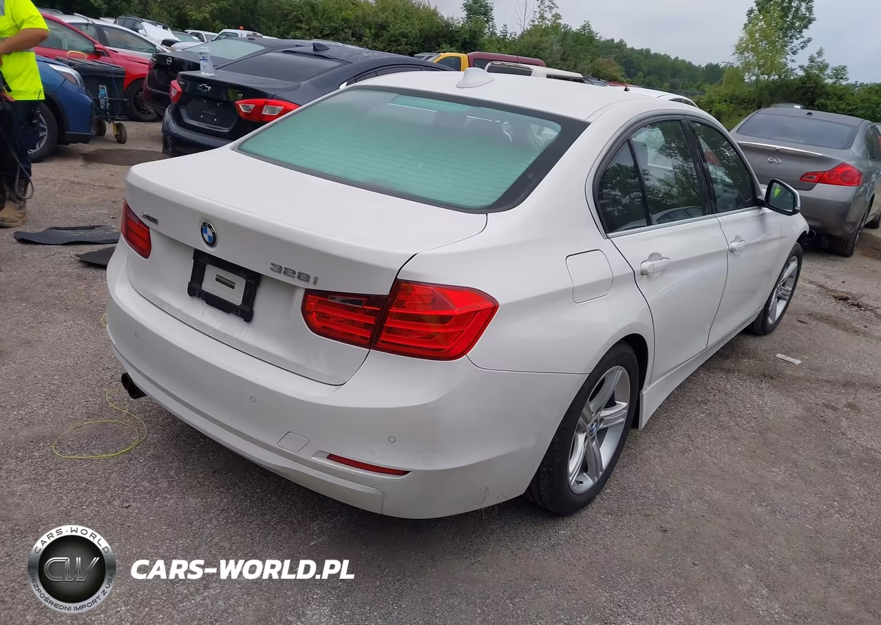 2015 BMW 328I xDrive VIN:WBA3B3G5XFNR85426 - 4