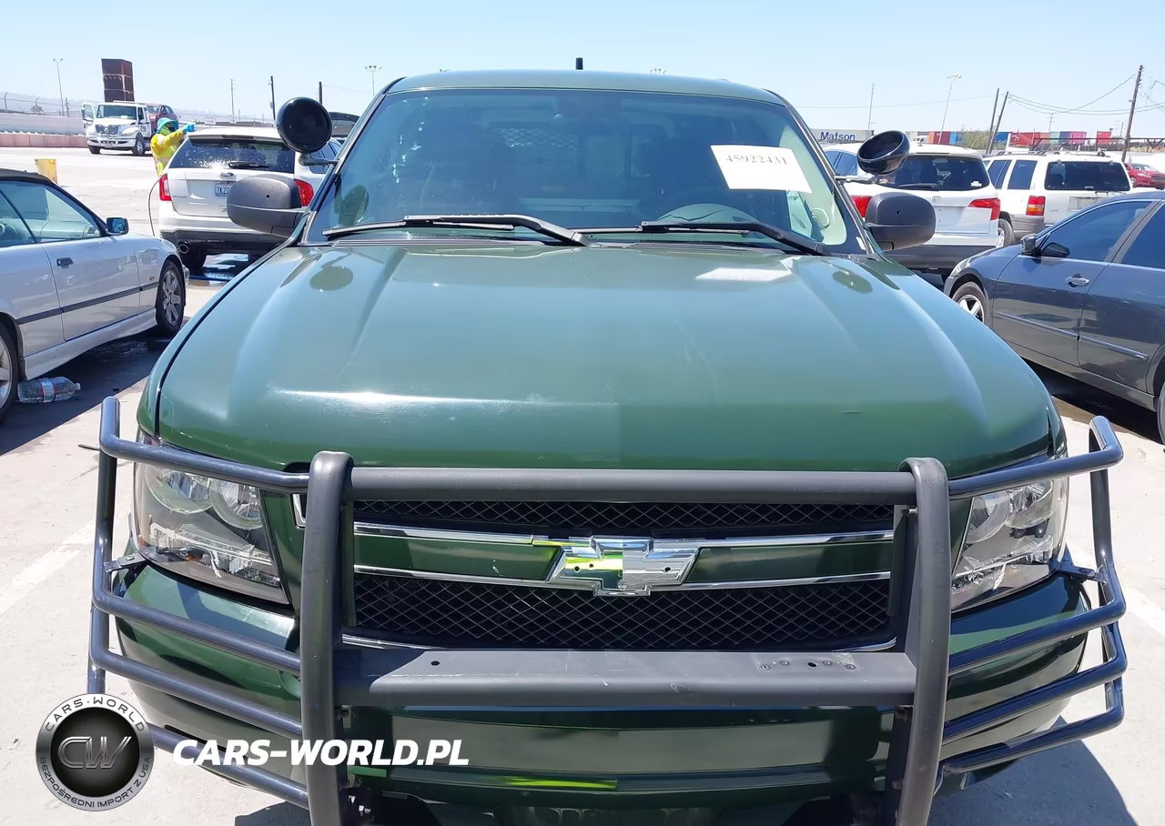 2010 Chevrolet Tahoe Ls VIN:1GNMCAE01AR205595 - 12