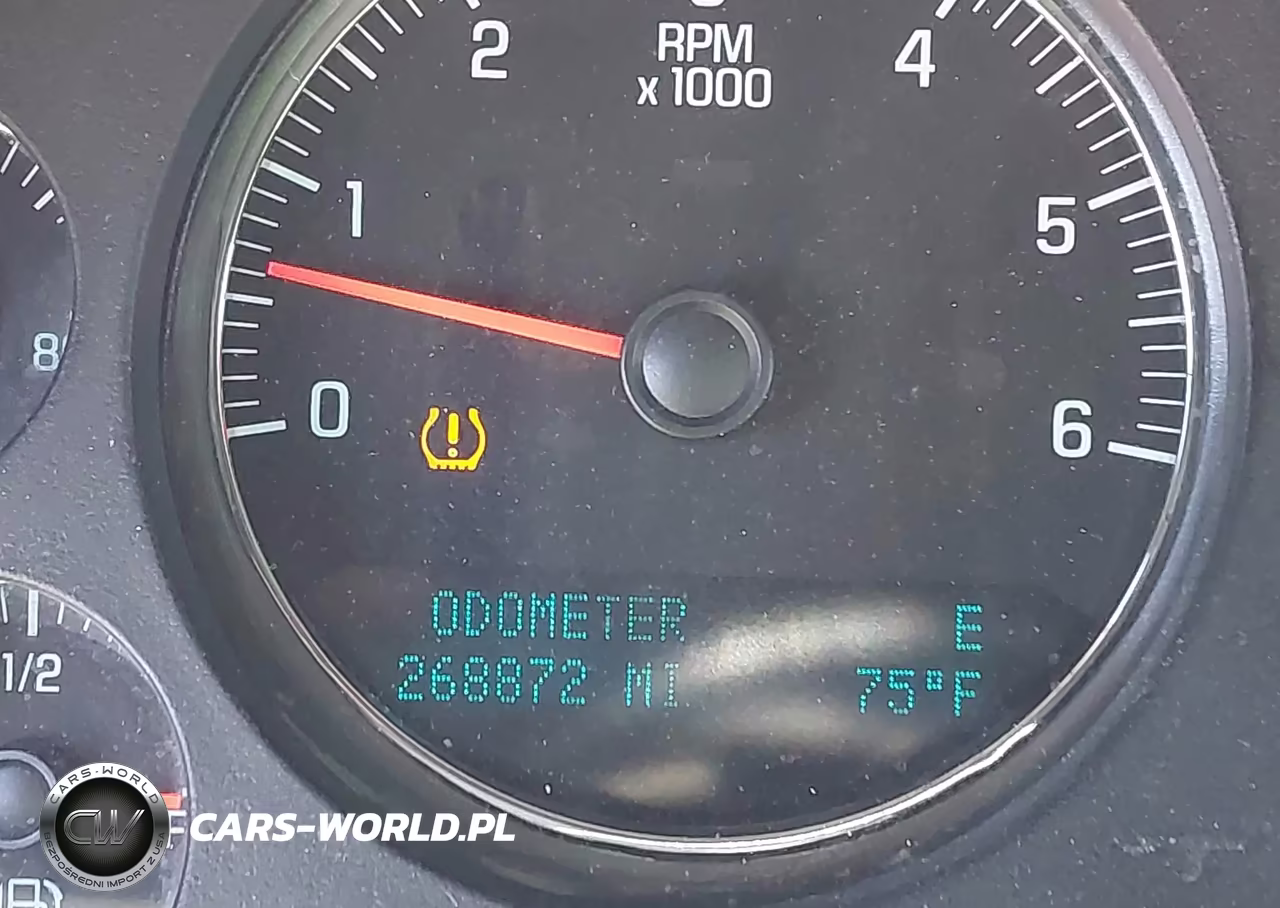 2010 Chevrolet Tahoe Ls VIN:1GNMCAE01AR205595 - 15
