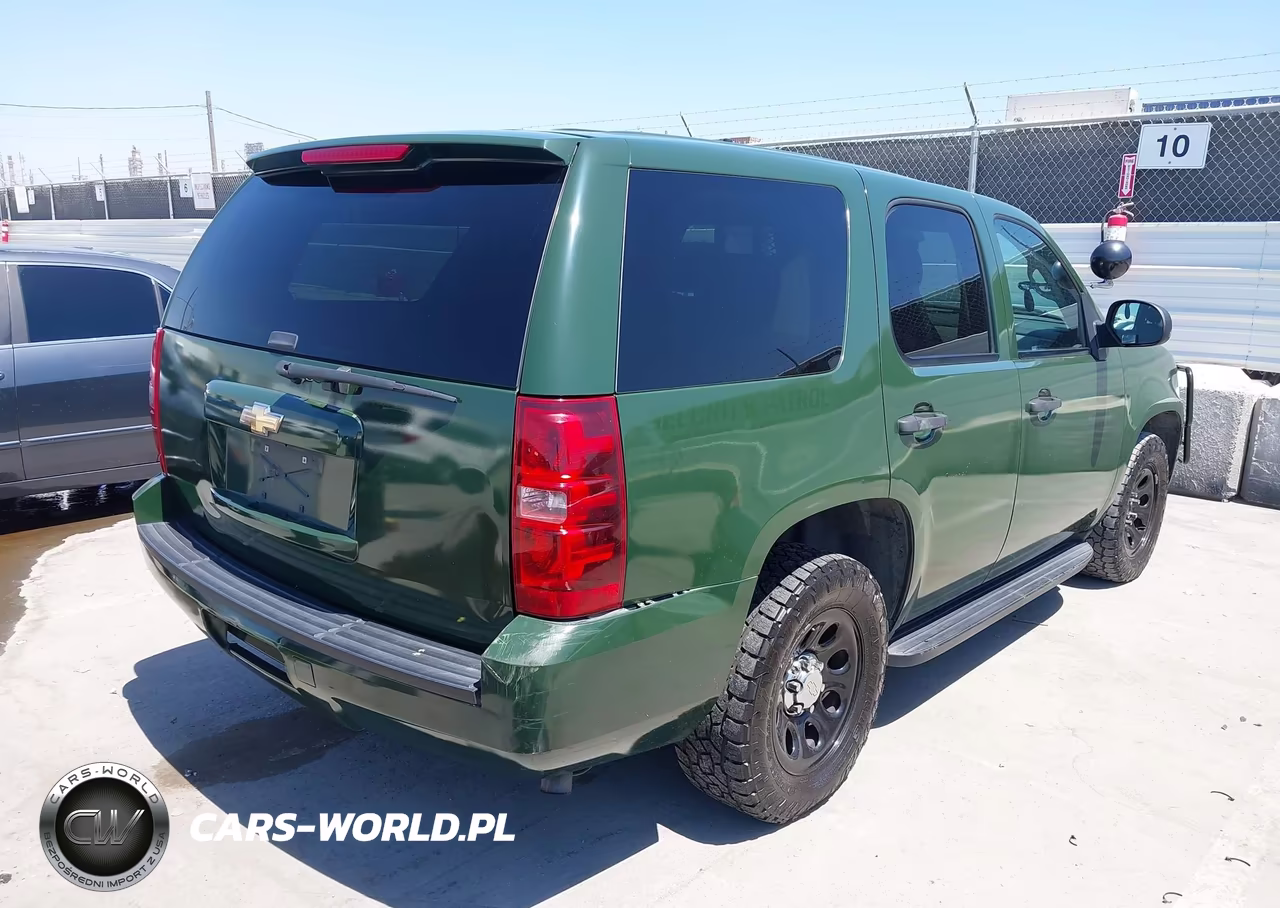 2010 Chevrolet Tahoe Ls VIN:1GNMCAE01AR205595 - 4