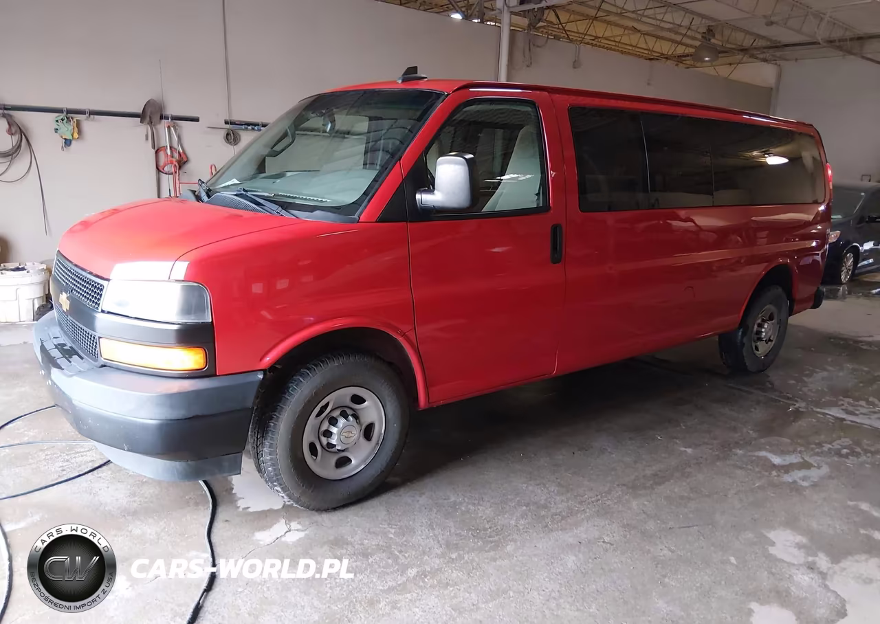 2020 Chevrolet Express Passenger Rwd 3500 Extended Wheelbase Ls VIN:1GAZGNFP0L1256196 - 2