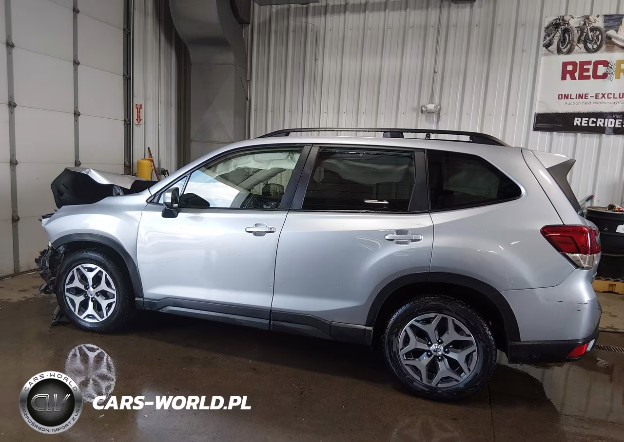 2019 Subaru Forester Premium VIN:JF2SKAGC3KH575496 - 13