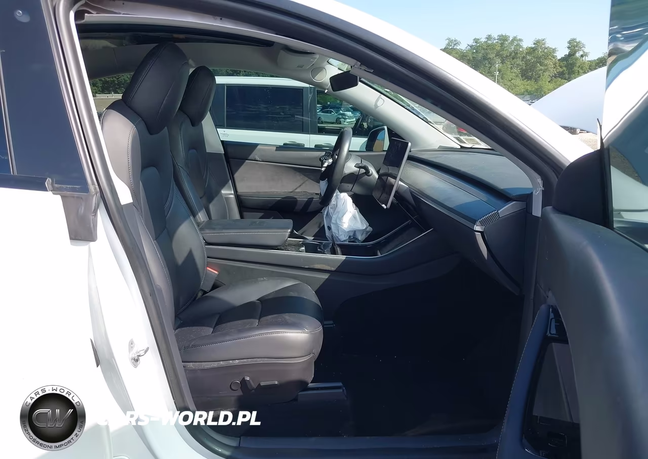 2020 Tesla Model Y Long Range Dual Motor All-Wheel Drive-Performance Dual Motor All-Wheel Drive VIN:5YJYGDEF4LF002746 - 5