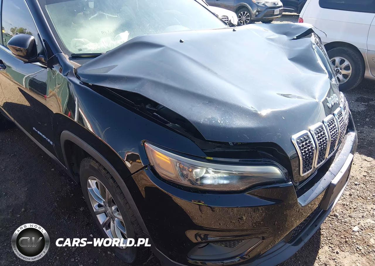 2019 Jeep Cherokee Latitude Plus 4X4 VIN:1C4PJMLB3KD454903 - 18