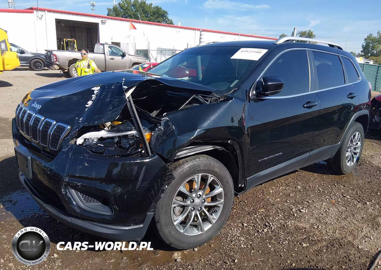 2019 Jeep Cherokee Latitude Plus 4X4 VIN:1C4PJMLB3KD454903 - 2