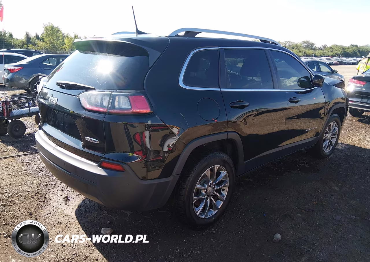 2019 Jeep Cherokee Latitude Plus 4X4 VIN:1C4PJMLB3KD454903 - 4