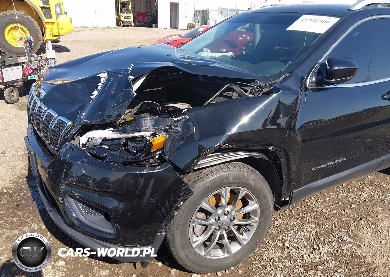 2019 Jeep Cherokee Latitude Plus 4X4 VIN:1C4PJMLB3KD454903 - 6