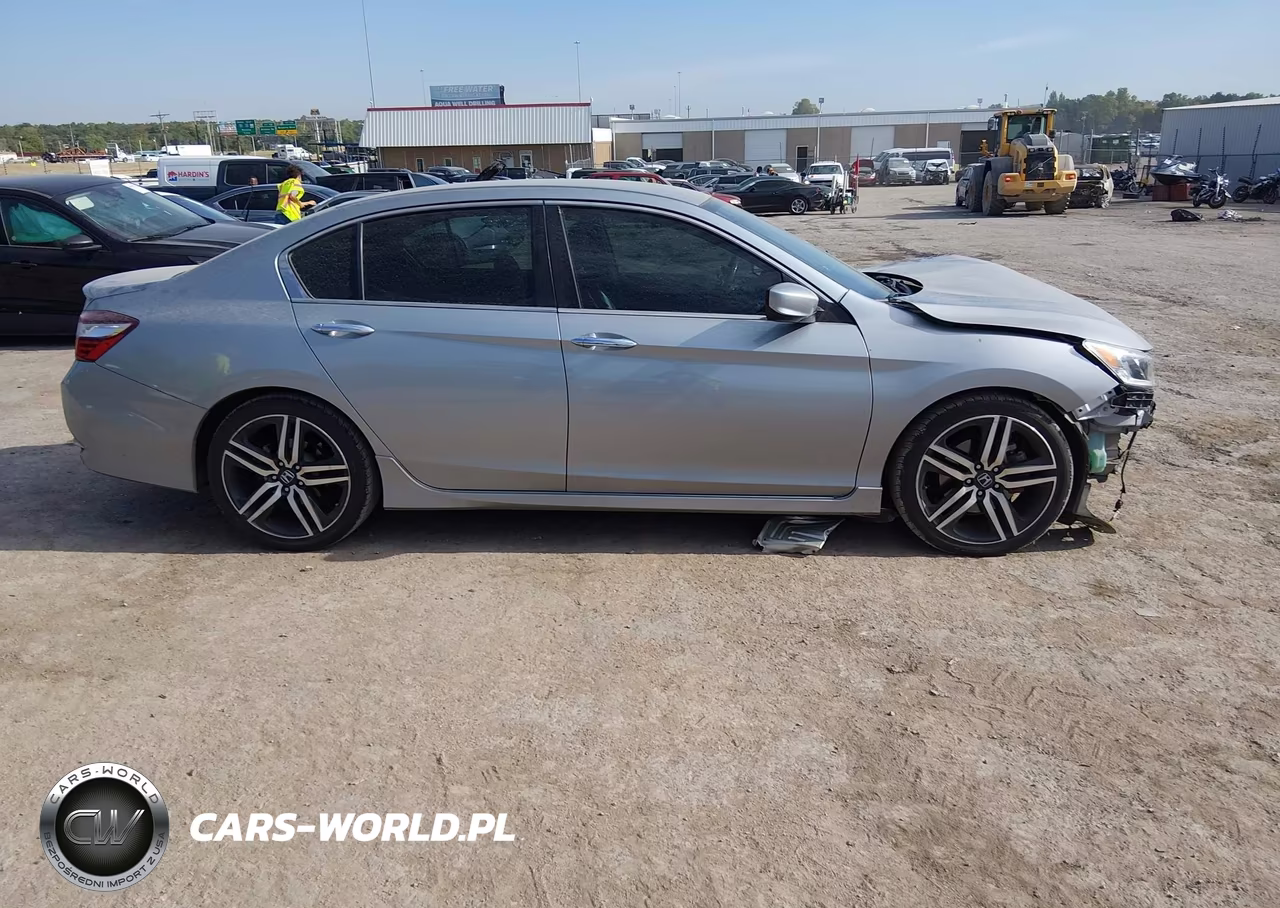 2017 Honda Accord Sport VIN:1HGCR2F52HA114090 - 14