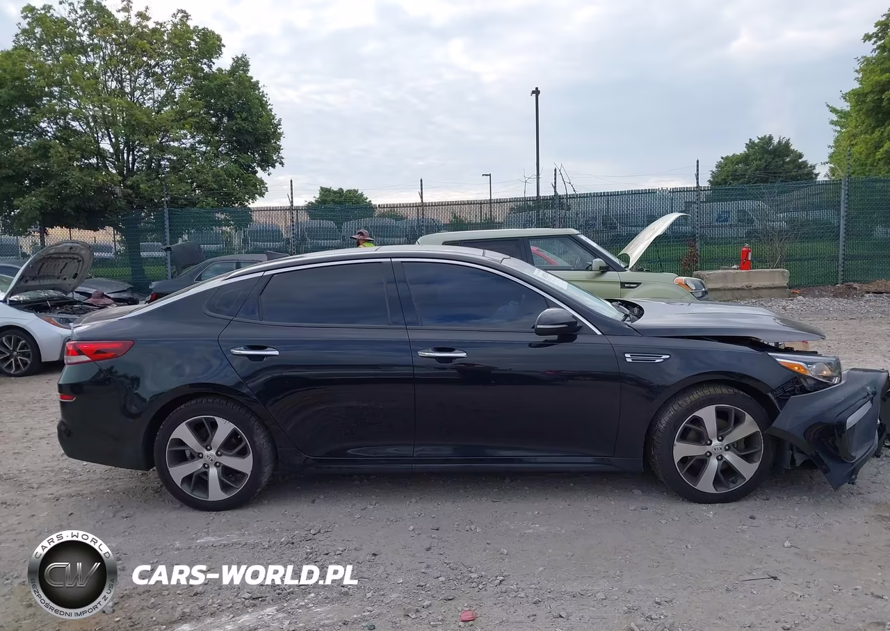 2020 Kia Optima S VIN:5XXGT4L36LG420092 - 14