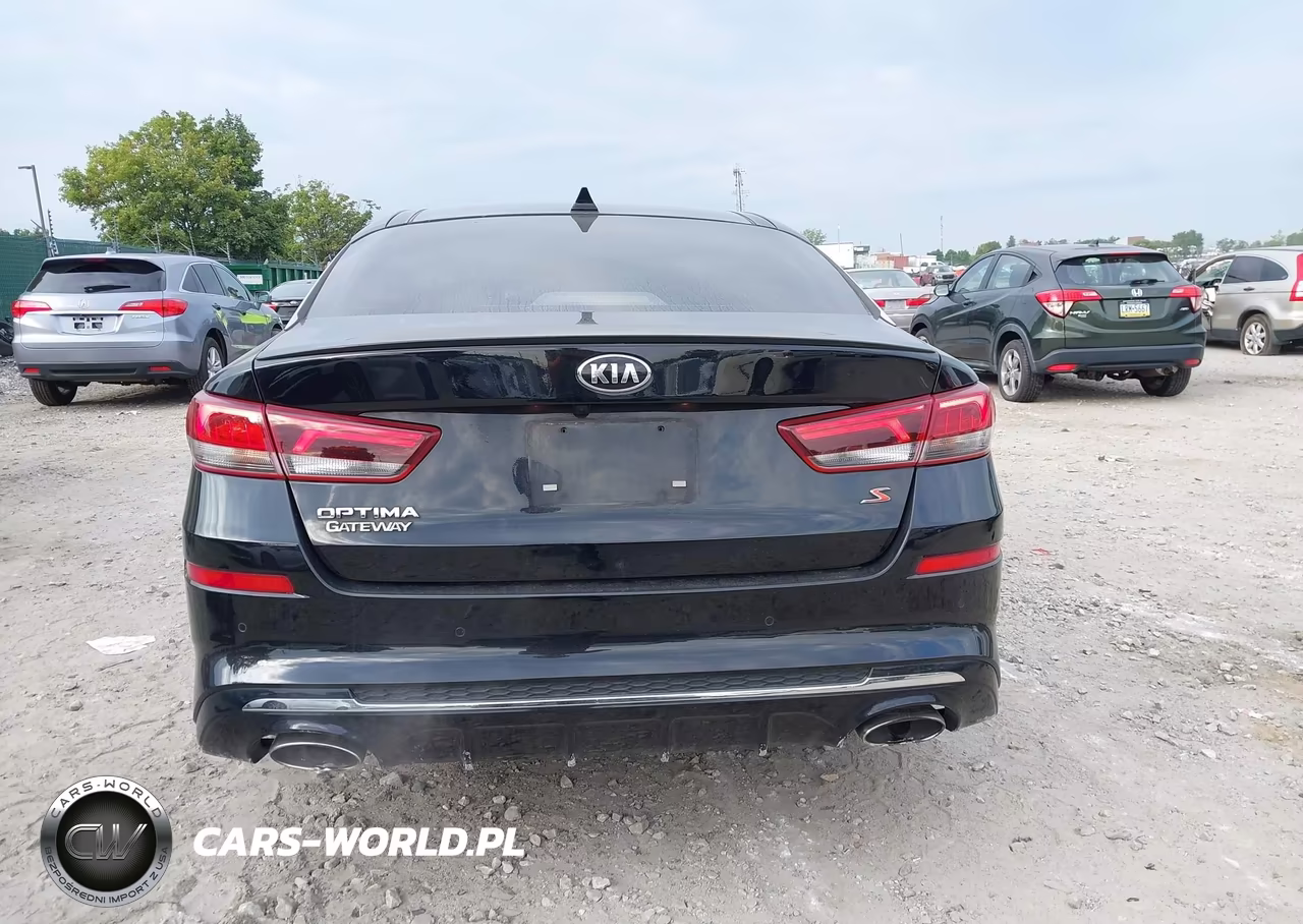 2020 Kia Optima S VIN:5XXGT4L36LG420092 - 17