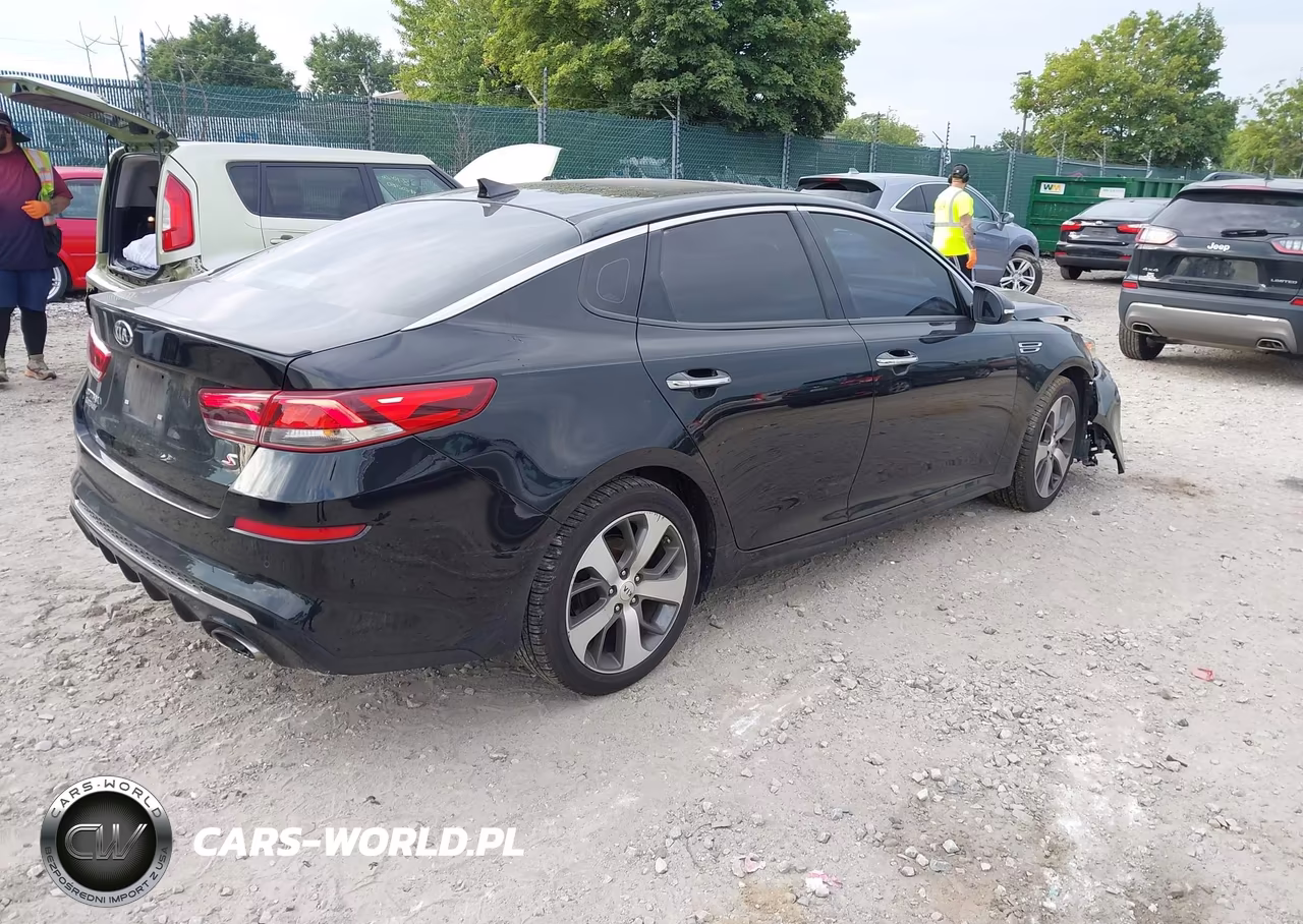 2020 Kia Optima S VIN:5XXGT4L36LG420092 - 4