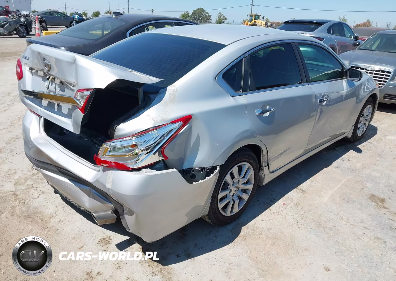 2017 Nissan Altima 2.5 S VIN:1N4AL3AP1HN344353 - 4