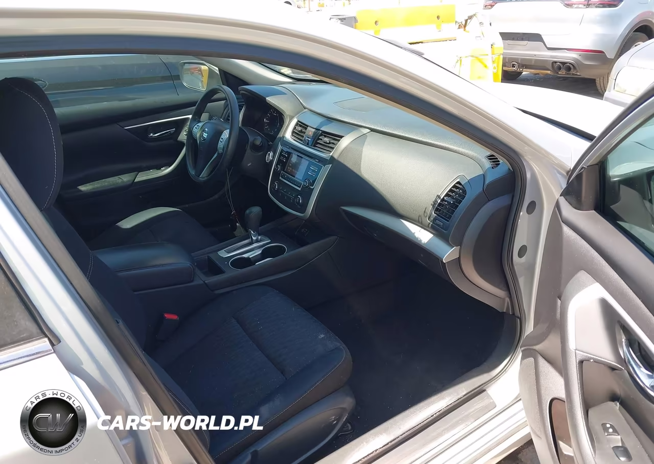 2017 Nissan Altima 2.5 S VIN:1N4AL3AP1HN344353 - 5