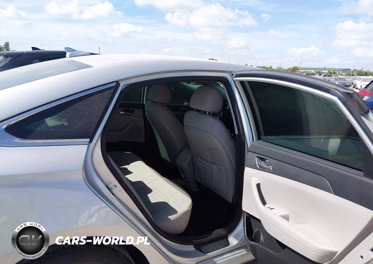 2018 Hyundai Sonata Eco VIN:5NPE24AA0JH710678 - 8