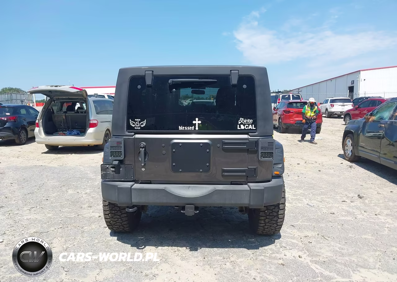 2017 Jeep Wrangler Unlimited Sport 4X4 VIN:1C4HJWDG7HL580318 - 16