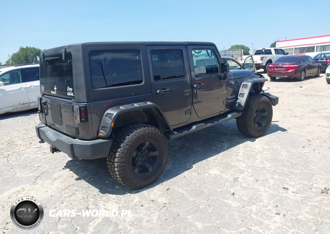 2017 Jeep Wrangler Unlimited Sport 4X4 VIN:1C4HJWDG7HL580318 - 4