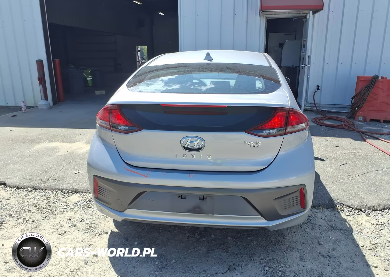 2020 Hyundai Ioniq Hybrid Blue VIN:KMHC65LCXLU219068 - 18