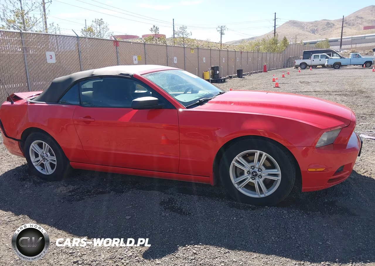2014 Ford Mustang V6 VIN:1ZVBP8EM1E5272241 - 13