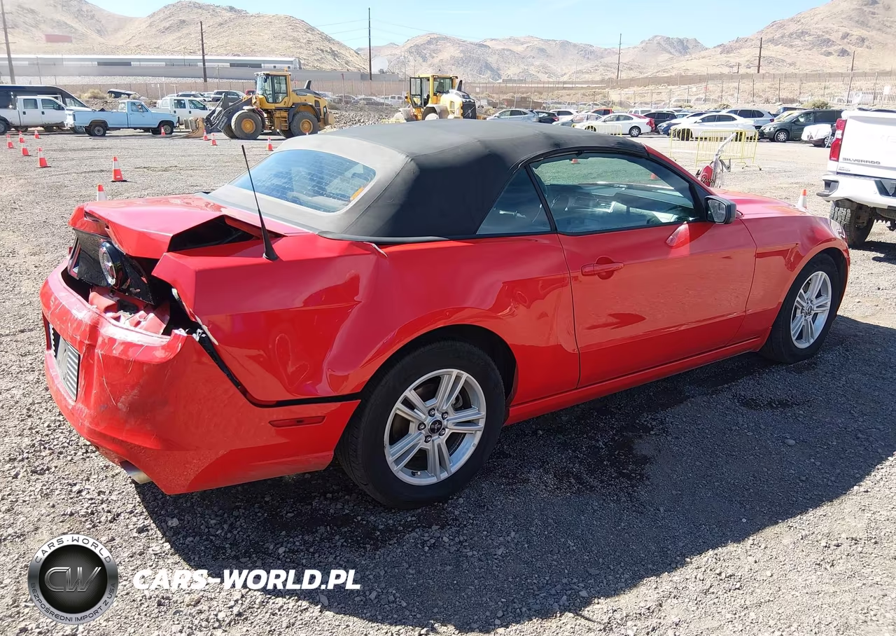 2014 Ford Mustang V6 VIN:1ZVBP8EM1E5272241 - 4