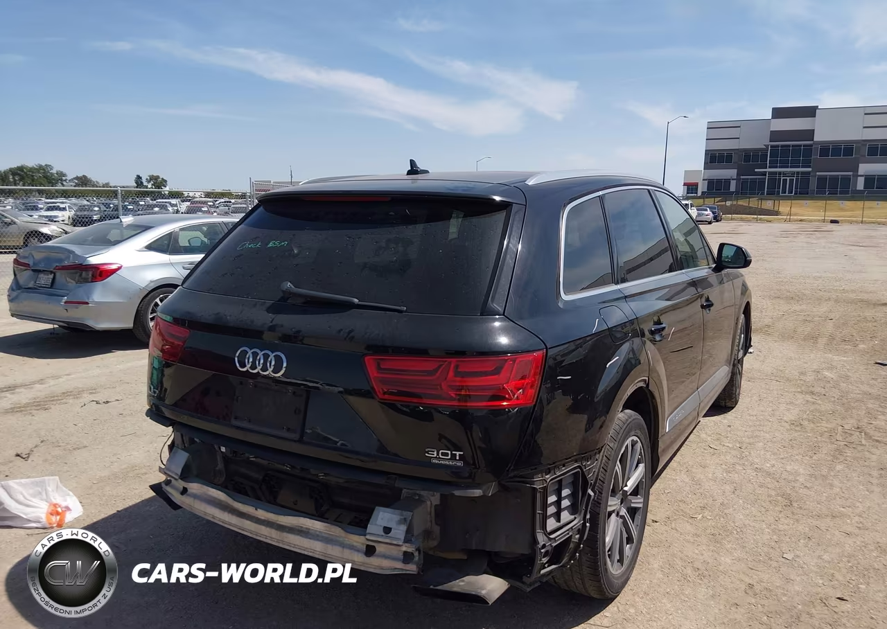 2017 Audi Q7 3.0T Premium VIN:WA1LAAF78HD015493 - 4