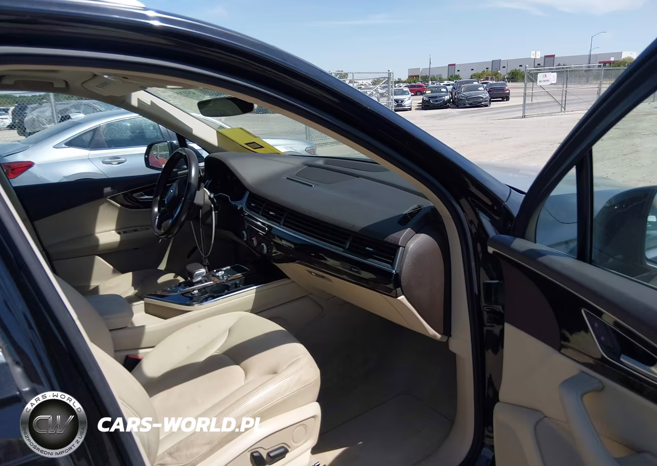 2017 Audi Q7 3.0T Premium VIN:WA1LAAF78HD015493 - 5