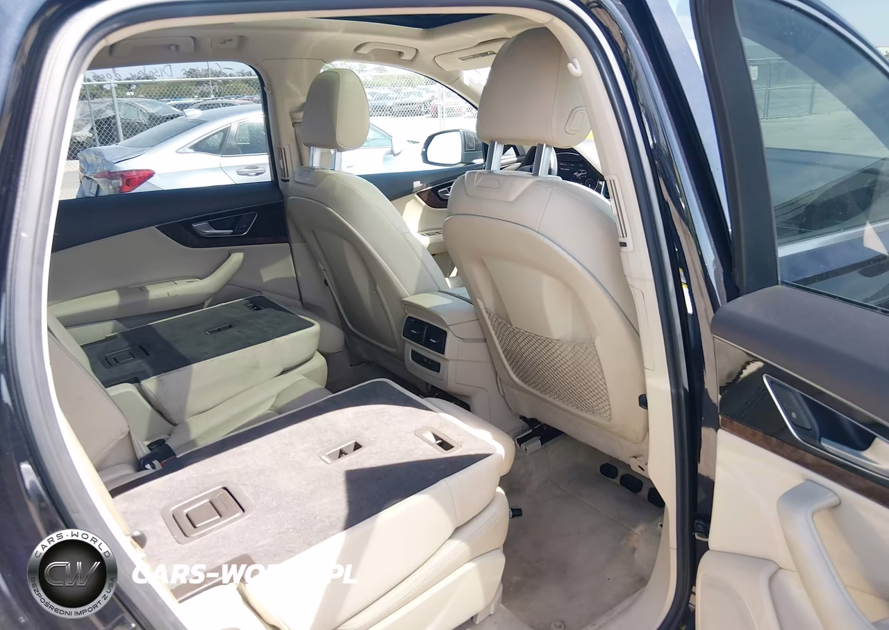2017 Audi Q7 3.0T Premium VIN:WA1LAAF78HD015493 - 8