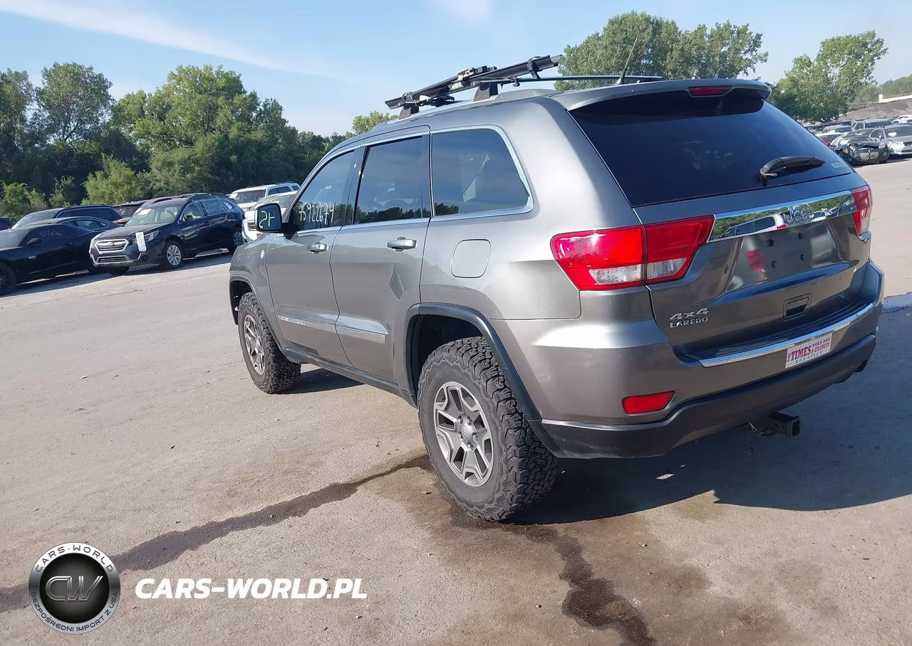 2012 Jeep Grand Cherokee Laredo VIN:1C4RJFAG7CC209337 - 3