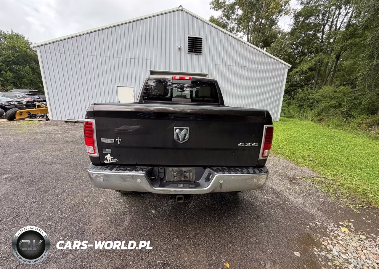 2016 Ram 1500 Laramie VIN:1C6RR7NG3GS338560 - 12