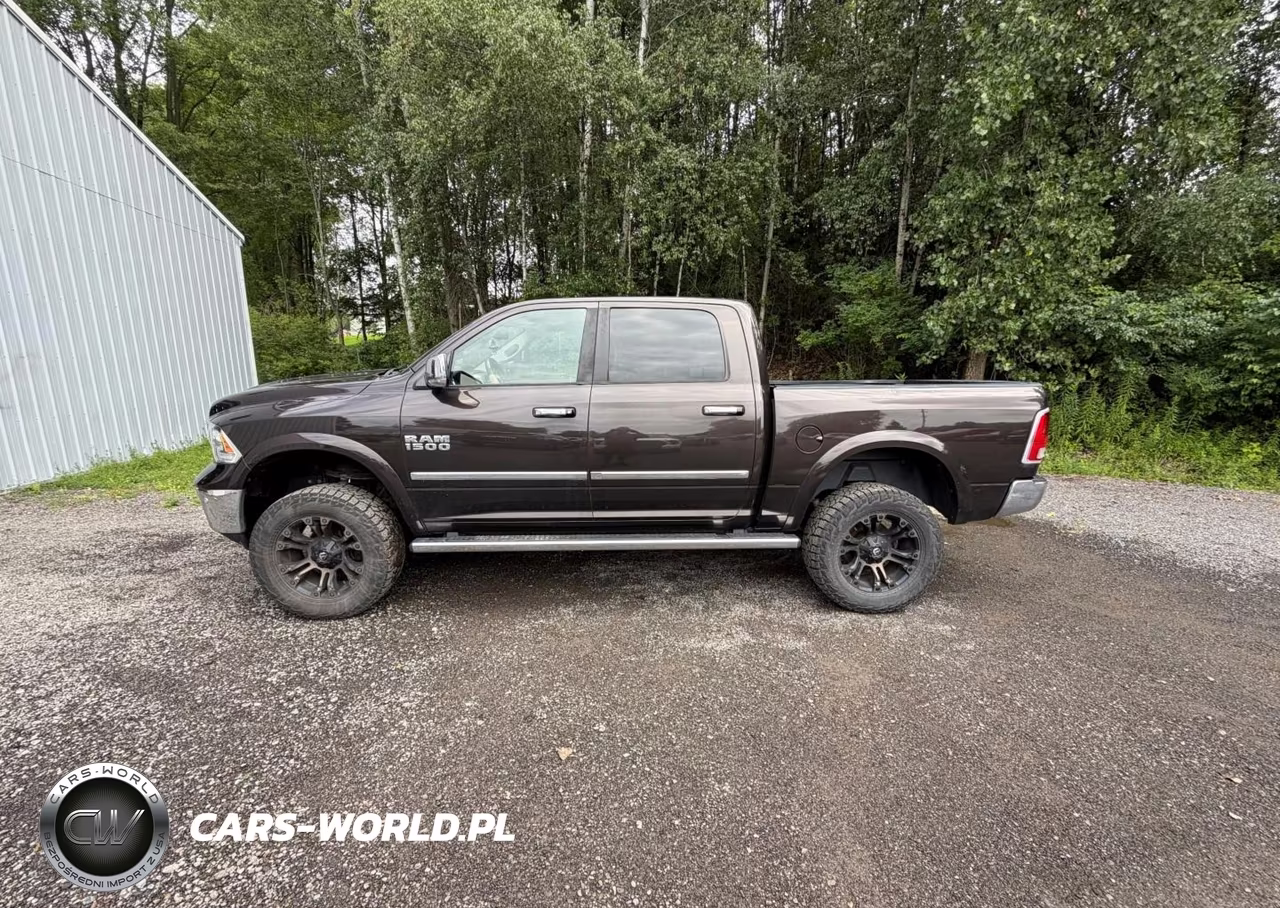 2016 Ram 1500 Laramie VIN:1C6RR7NG3GS338560 - 14