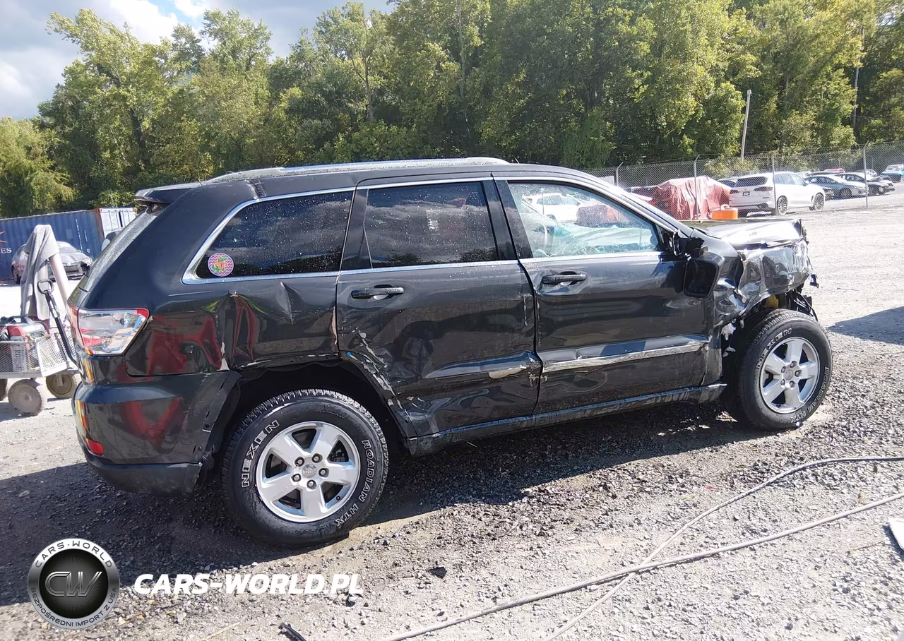 2011 Jeep Grand Cherokee Laredo VIN:1J4RR4GG0BC581373 - 12
