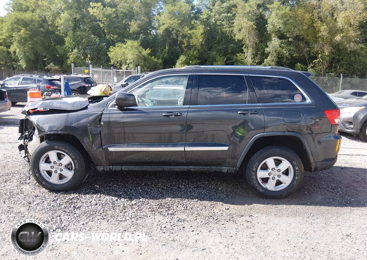 2011 Jeep Grand Cherokee Laredo VIN:1J4RR4GG0BC581373 - 13