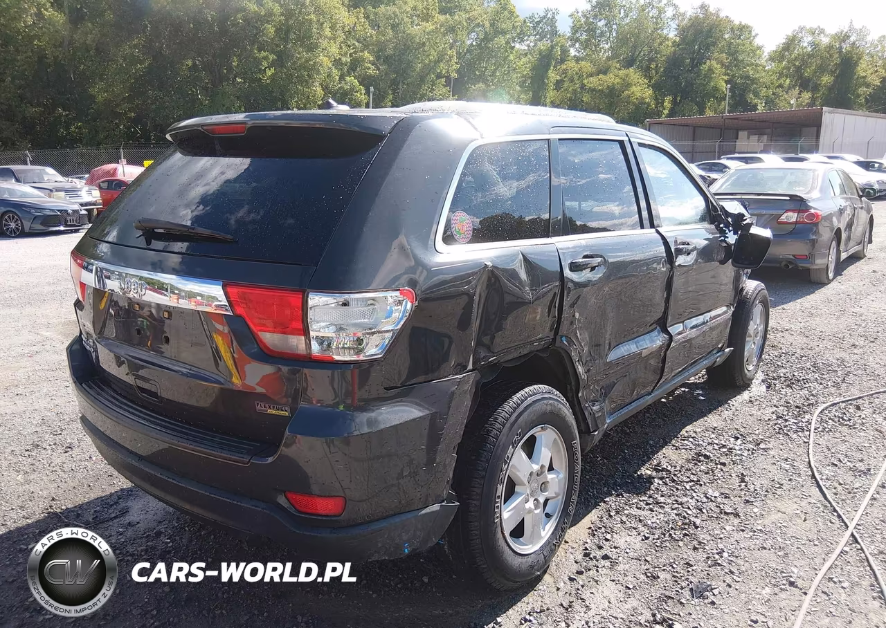 2011 Jeep Grand Cherokee Laredo VIN:1J4RR4GG0BC581373 - 4