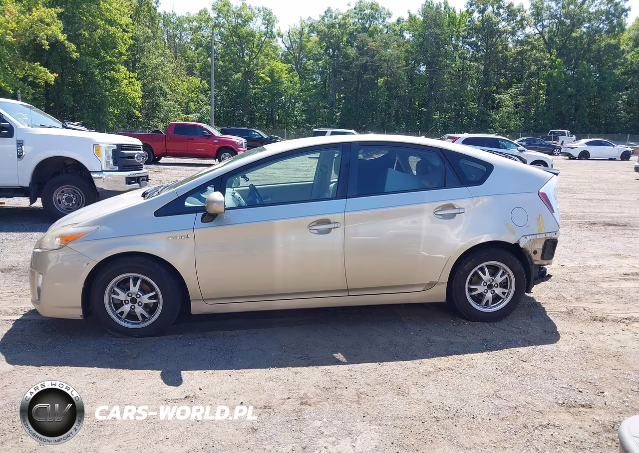 2011 Toyota Prius Three VIN:JTDKN3DU6B0250242 - 14