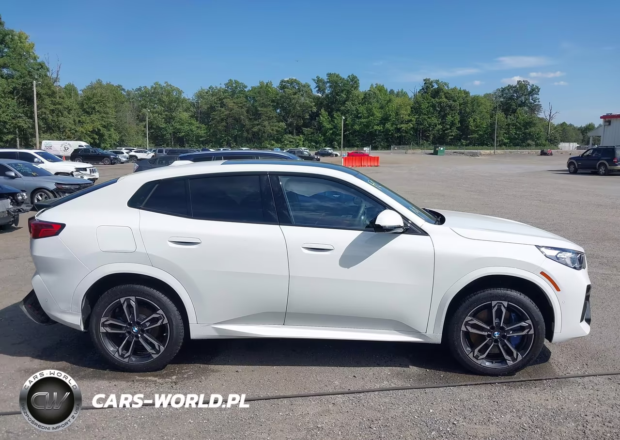 2026 BMW X2 xDrive28I VIN:WBX63GM00T5542505 - 14