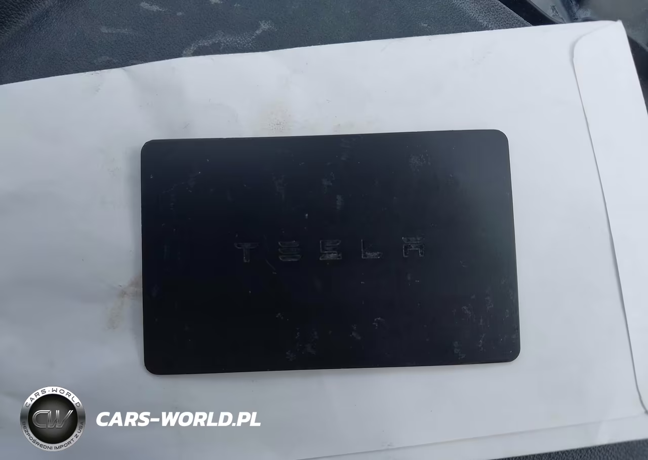 2020 Tesla Model 3 VIN:5YJ3E1EAXLF660820 - 11