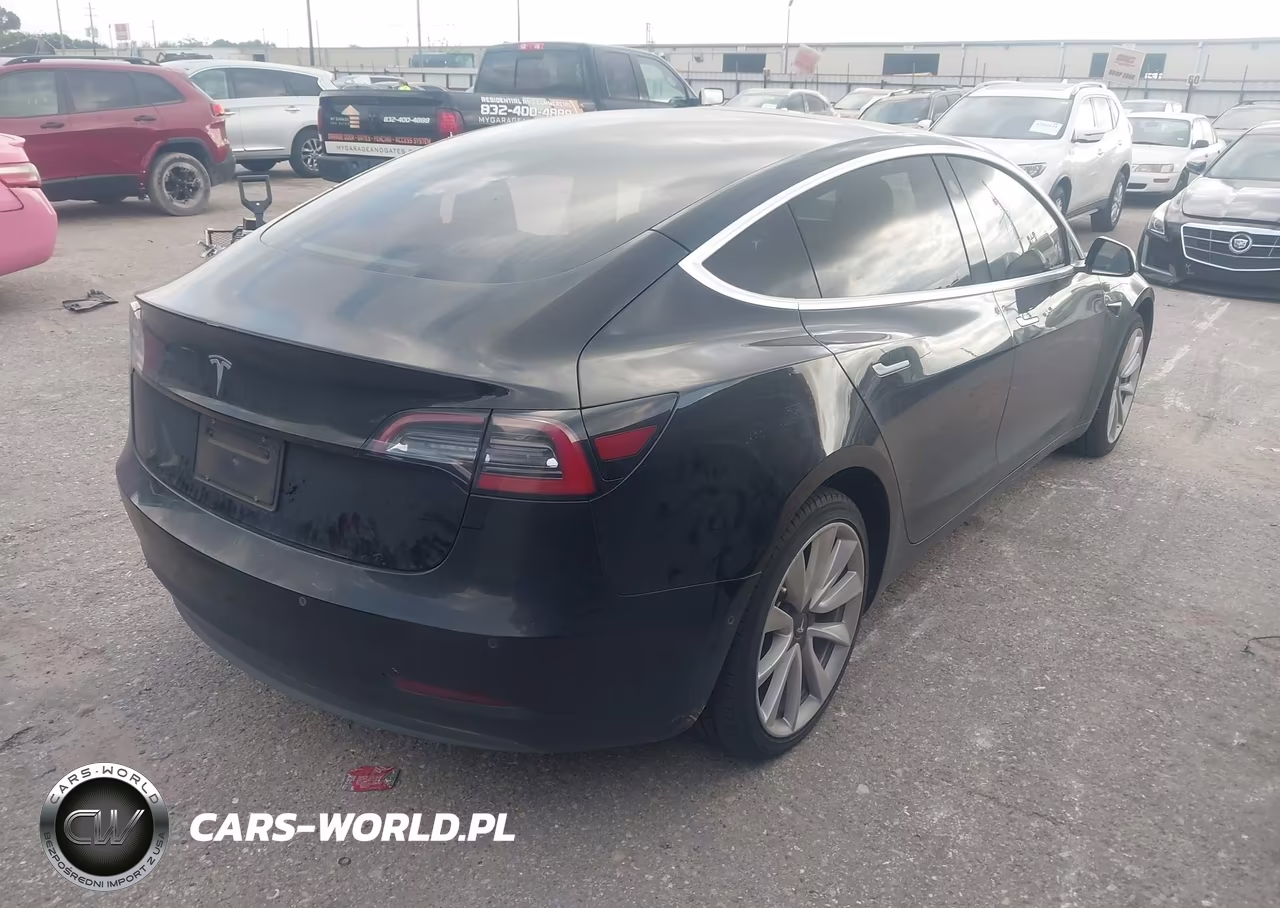 2020 Tesla Model 3 VIN:5YJ3E1EAXLF660820 - 4